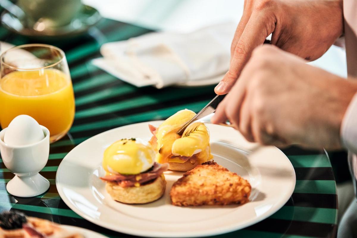 Andaz Capital Gate Abu Dhabi, By Hyatt