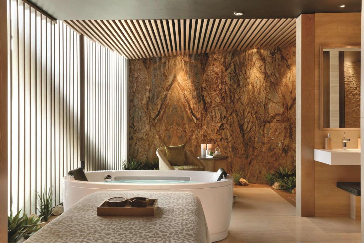 Andaz Capital Gate Abu Dhabi, By Hyatt