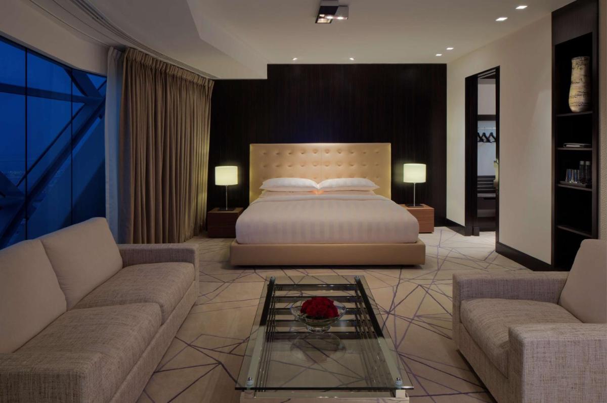 Andaz Capital Gate Abu Dhabi, By Hyatt