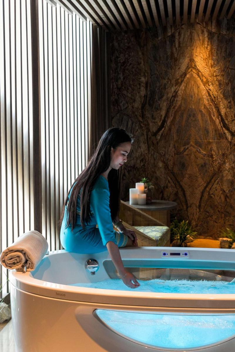 Andaz Capital Gate Abu Dhabi, By Hyatt