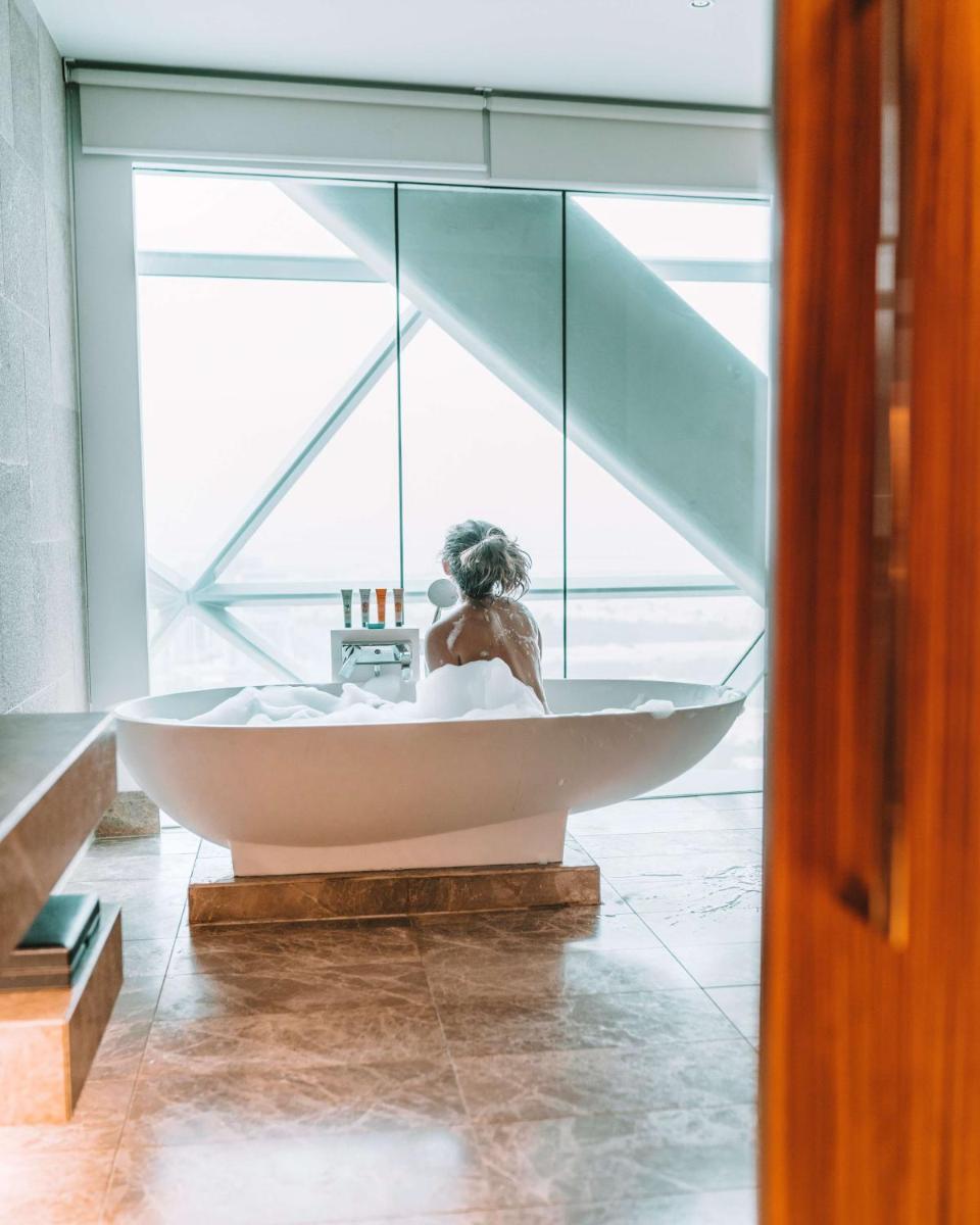 Andaz Capital Gate Abu Dhabi, By Hyatt