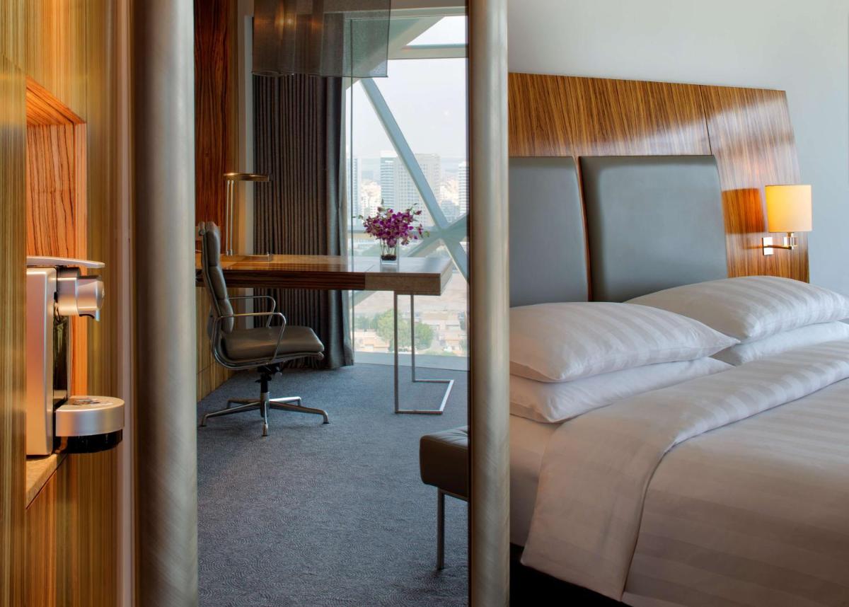 Andaz Capital Gate Abu Dhabi, By Hyatt