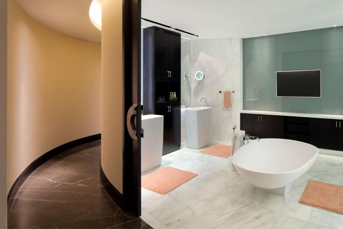 Andaz Capital Gate Abu Dhabi, By Hyatt