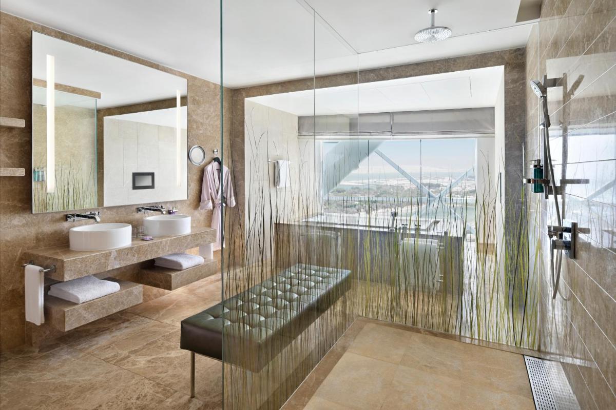 Andaz Capital Gate Abu Dhabi, By Hyatt
