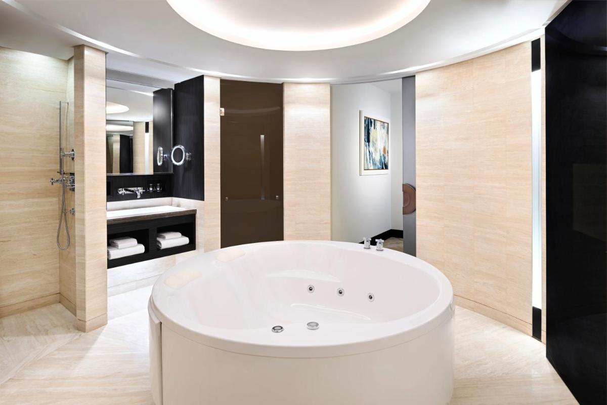 Andaz Capital Gate Abu Dhabi, By Hyatt