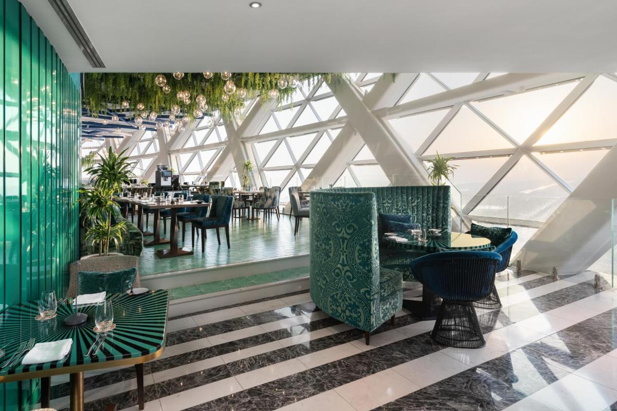 Andaz Capital Gate Abu Dhabi, By Hyatt