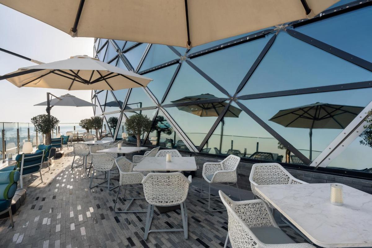 Andaz Capital Gate Abu Dhabi, By Hyatt