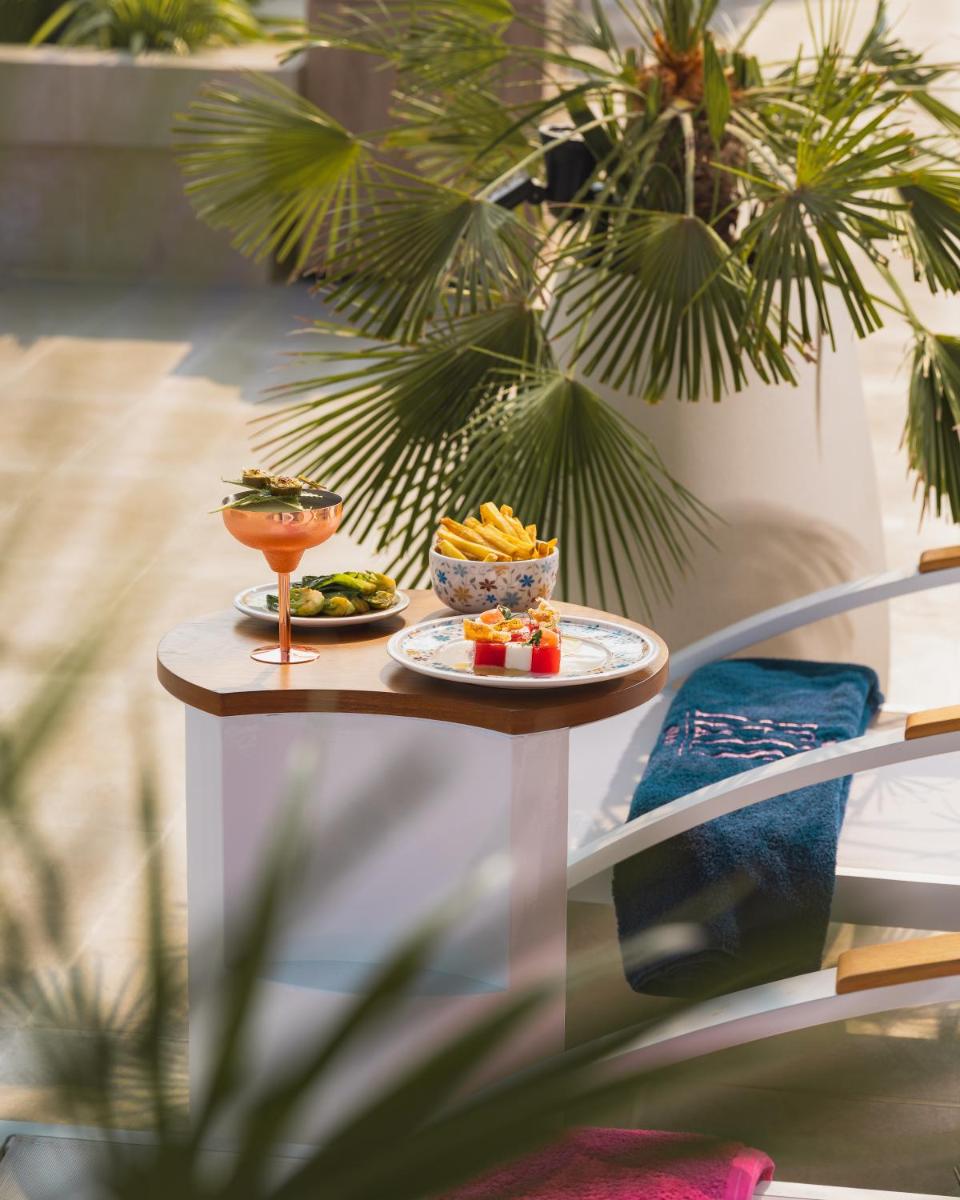 Andaz Capital Gate Abu Dhabi, By Hyatt