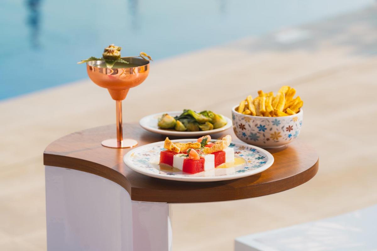 Andaz Capital Gate Abu Dhabi, By Hyatt