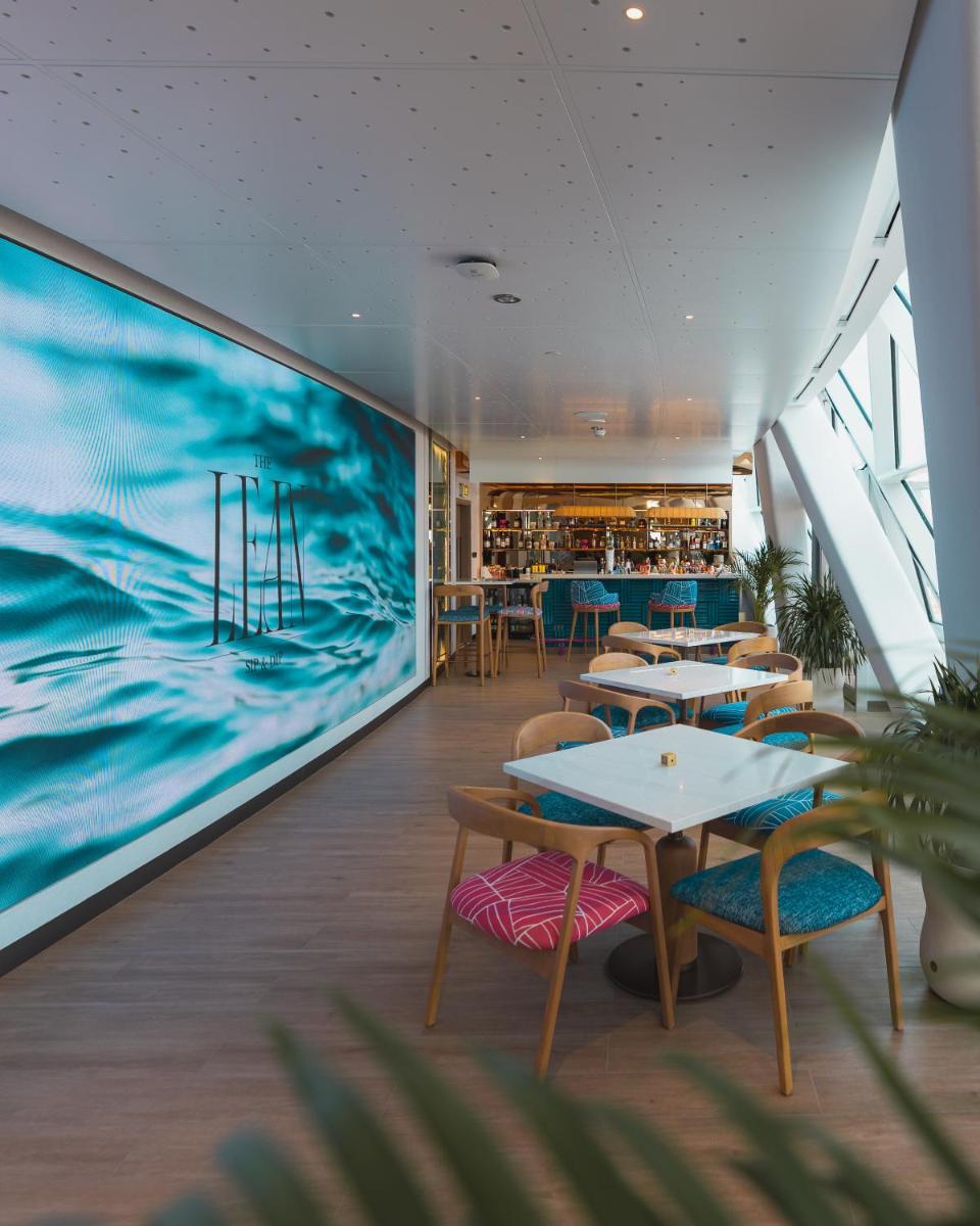 Andaz Capital Gate Abu Dhabi, By Hyatt