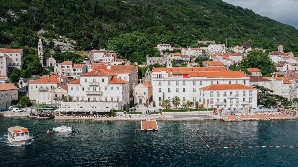 Heritage Grand Perast