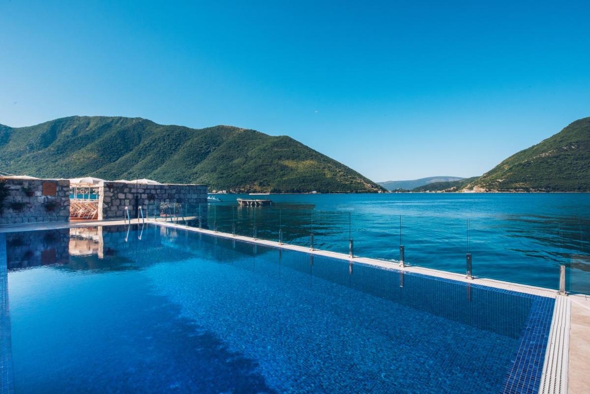 Heritage Grand Perast
