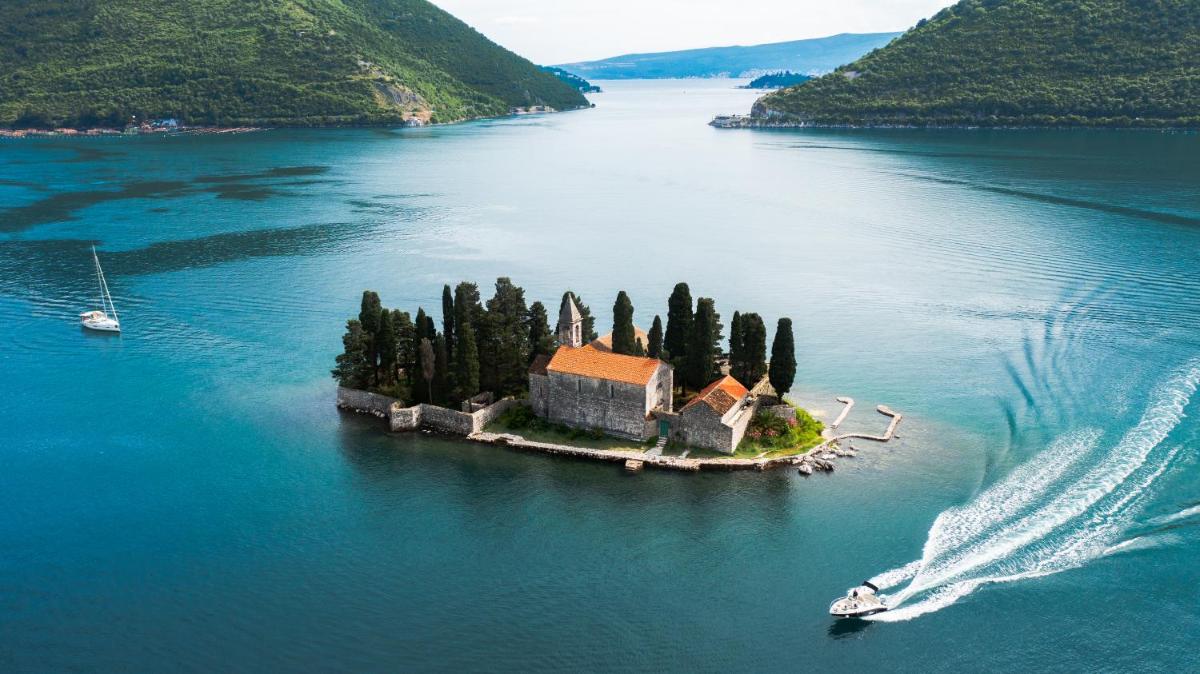 Heritage Grand Perast