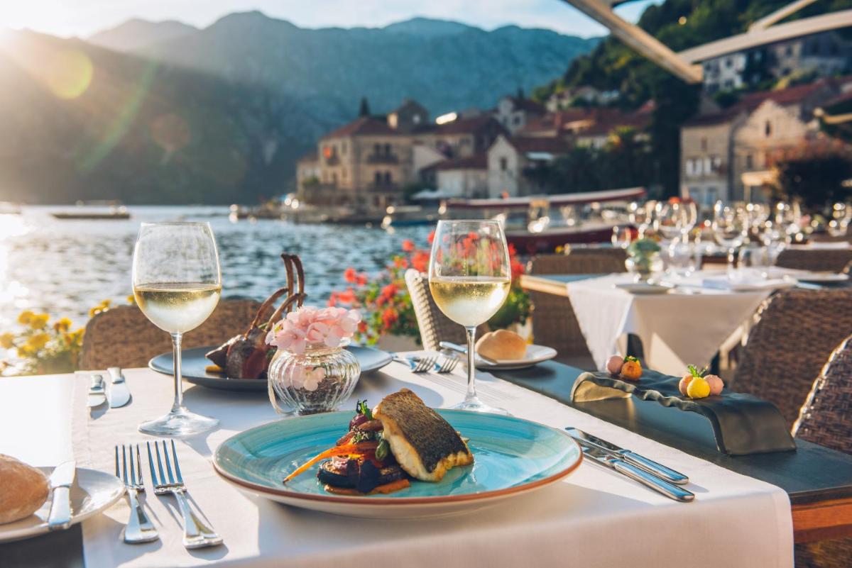 Heritage Grand Perast