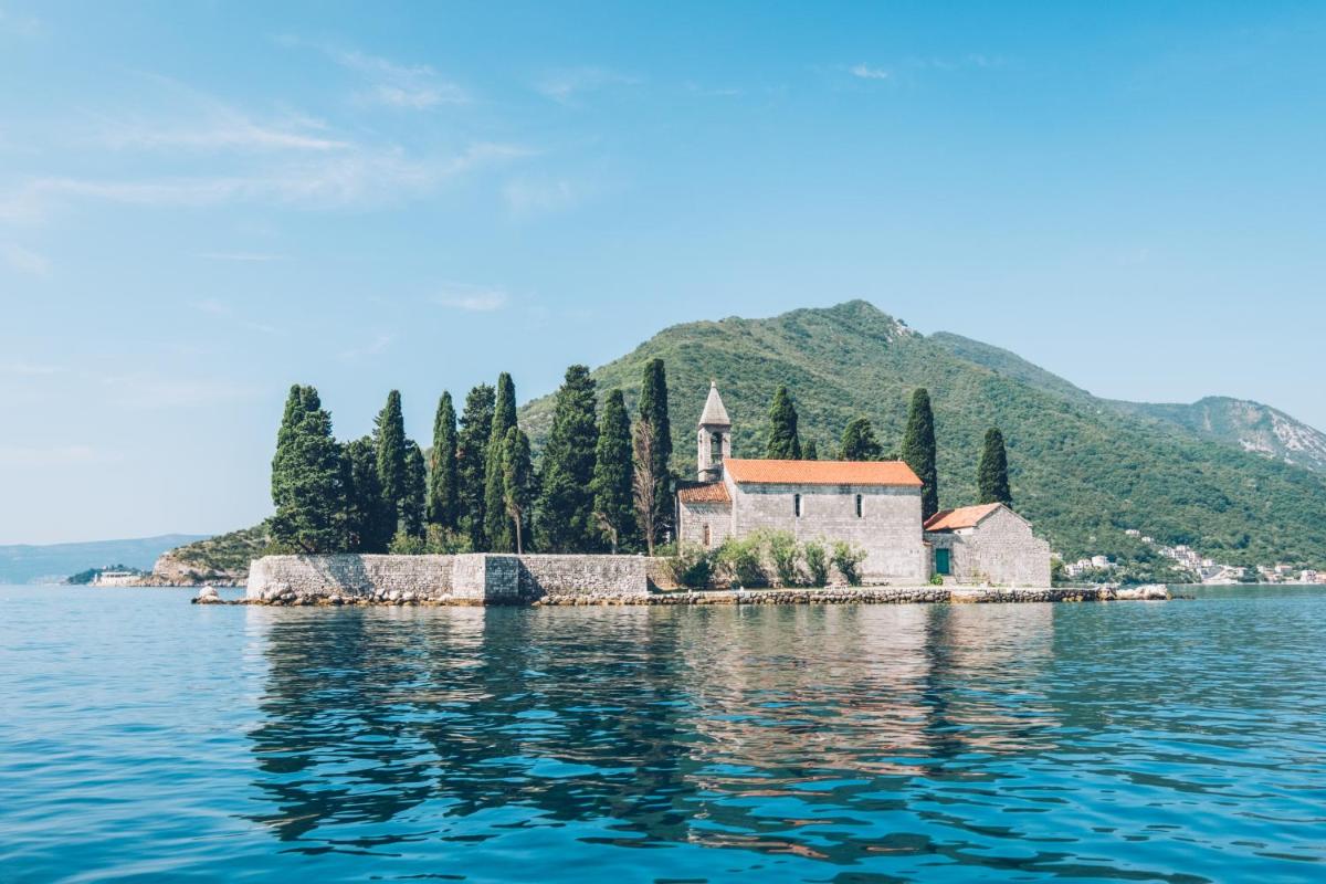 Heritage Grand Perast