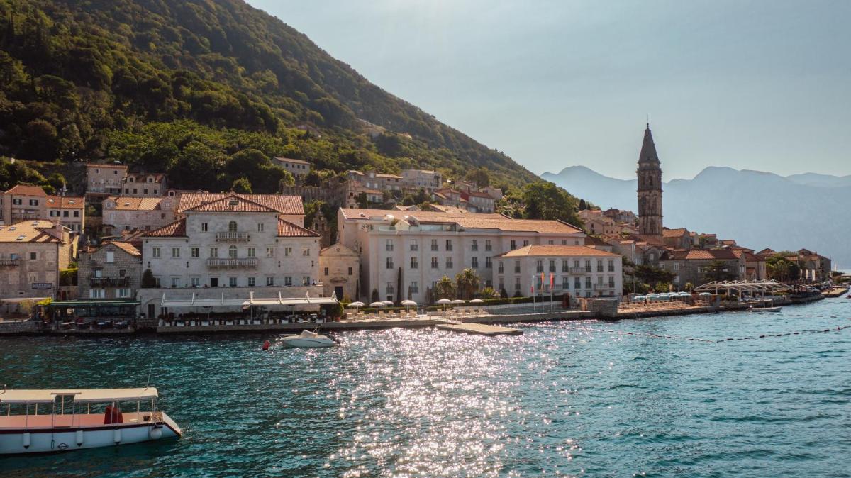 Heritage Grand Perast