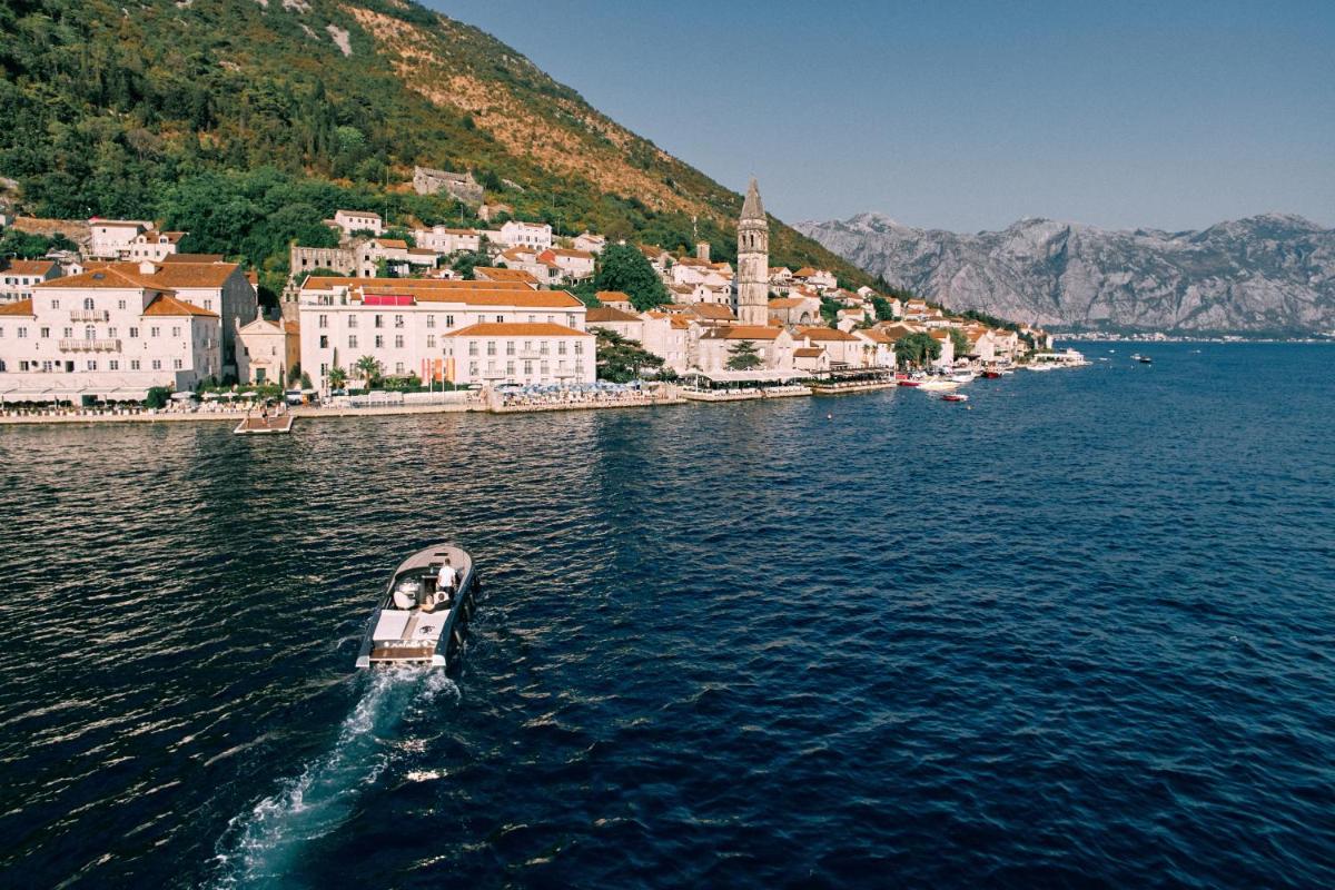 Heritage Grand Perast