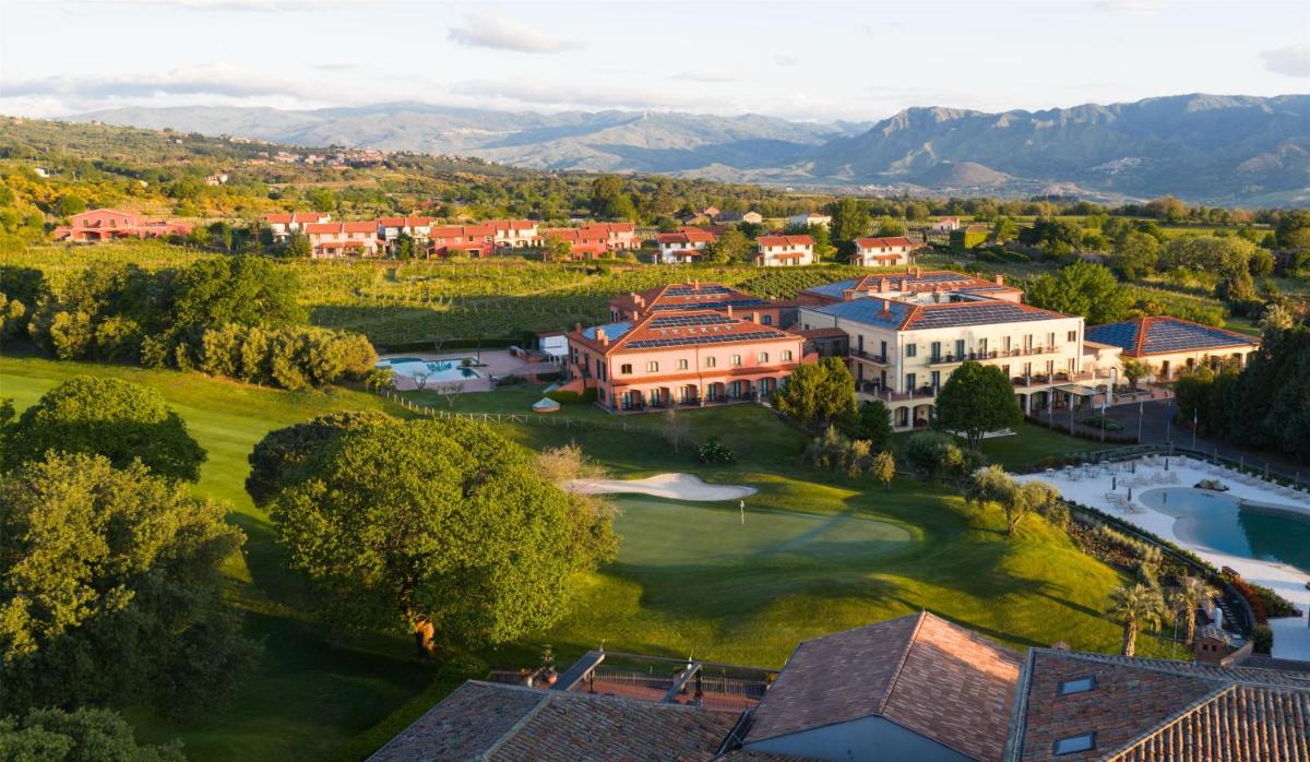 Picciolo Etna Golf Resort & Spa, Curio Collection by Hilton