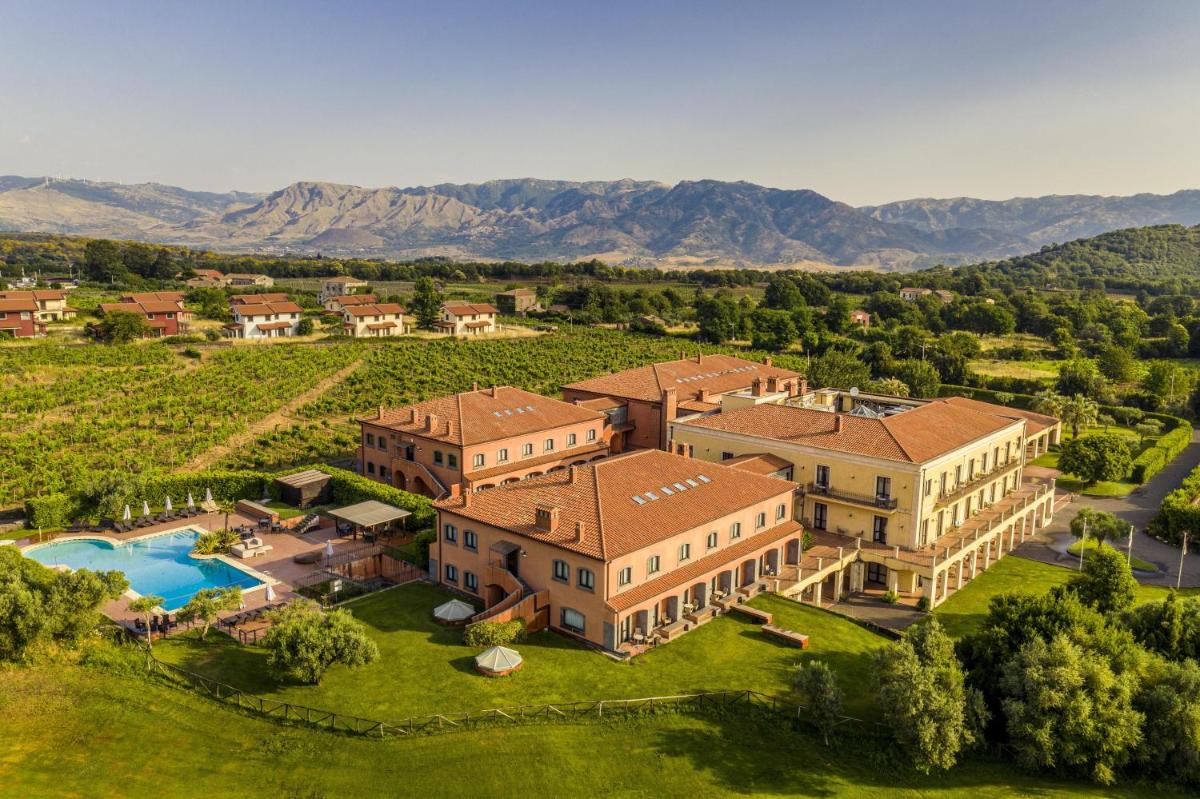 Picciolo Etna Golf Resort & Spa, Curio Collection by Hilton