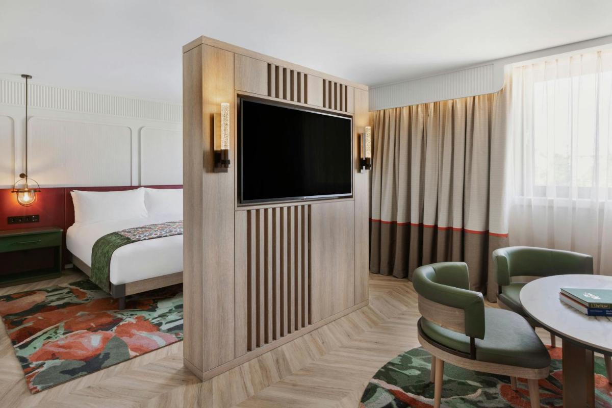 Imperial Riding School, Autograph Collection