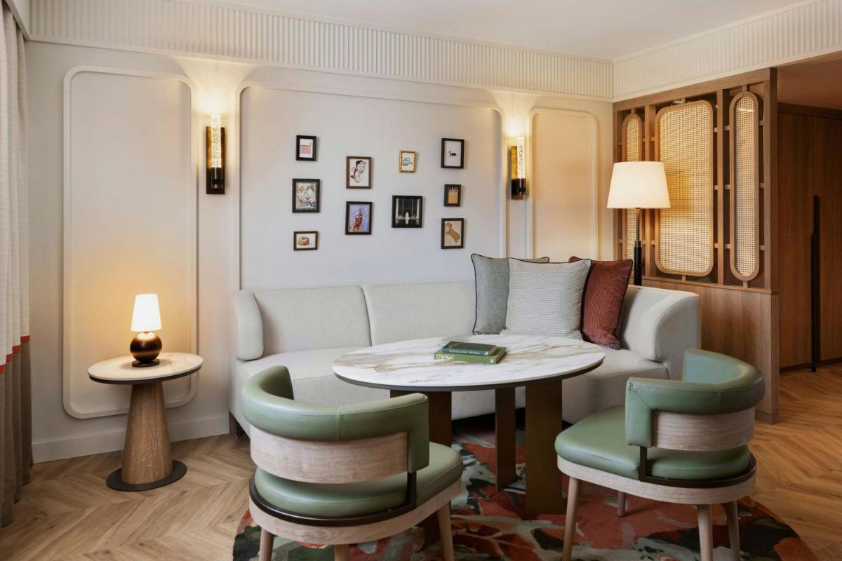 Imperial Riding School, Autograph Collection