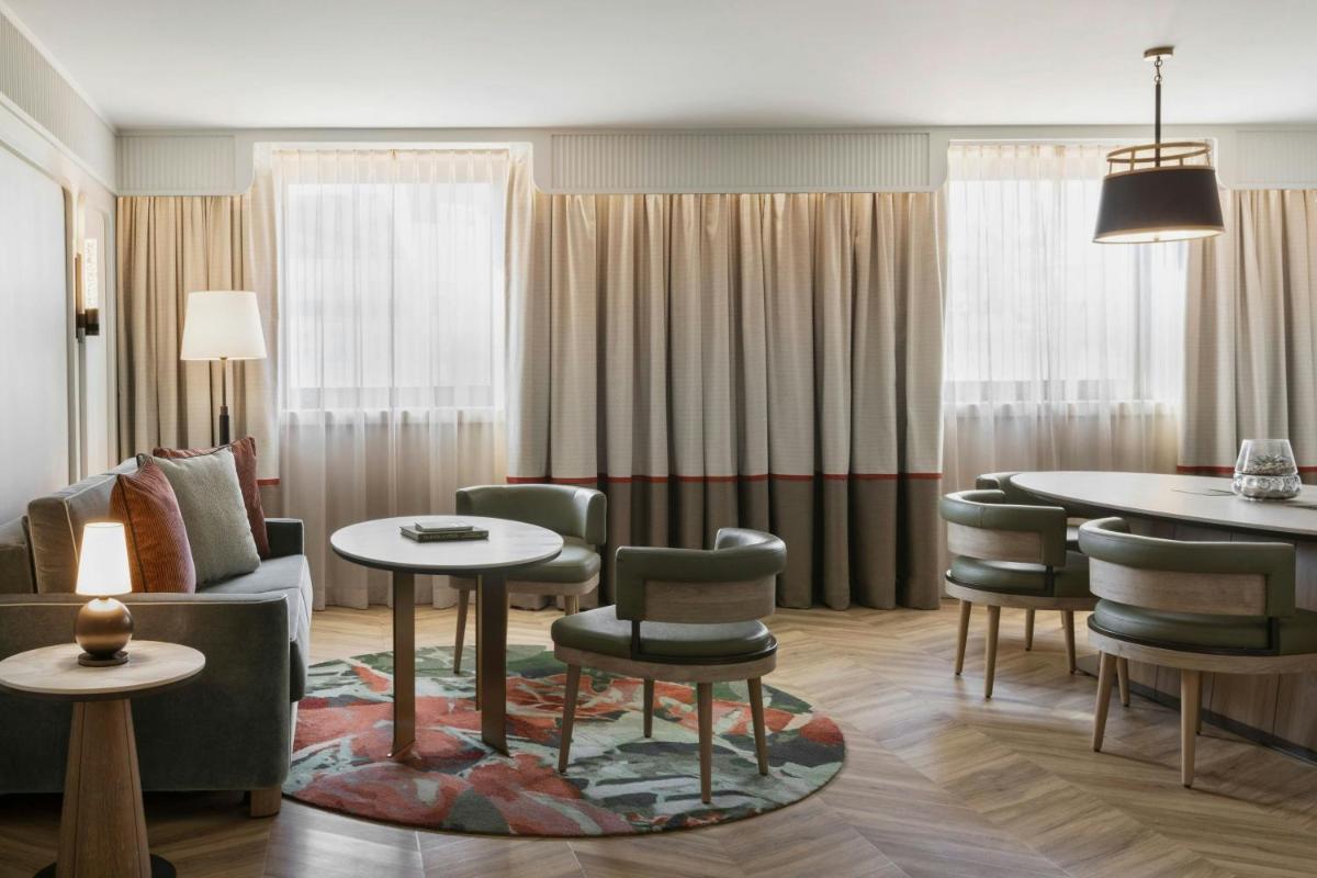 Imperial Riding School, Autograph Collection