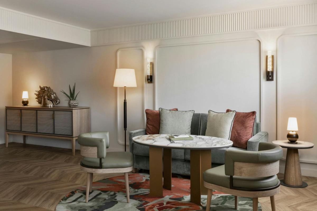 Imperial Riding School, Autograph Collection