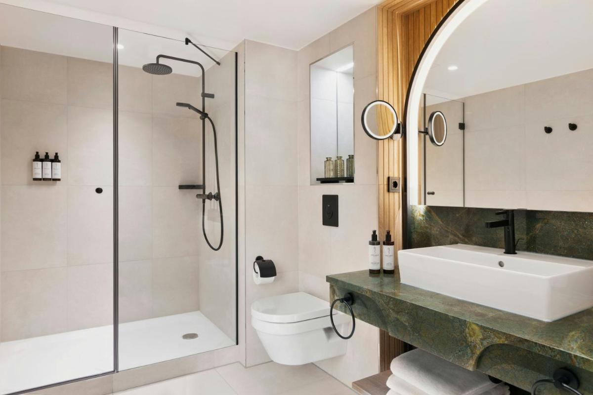 Imperial Riding School, Autograph Collection