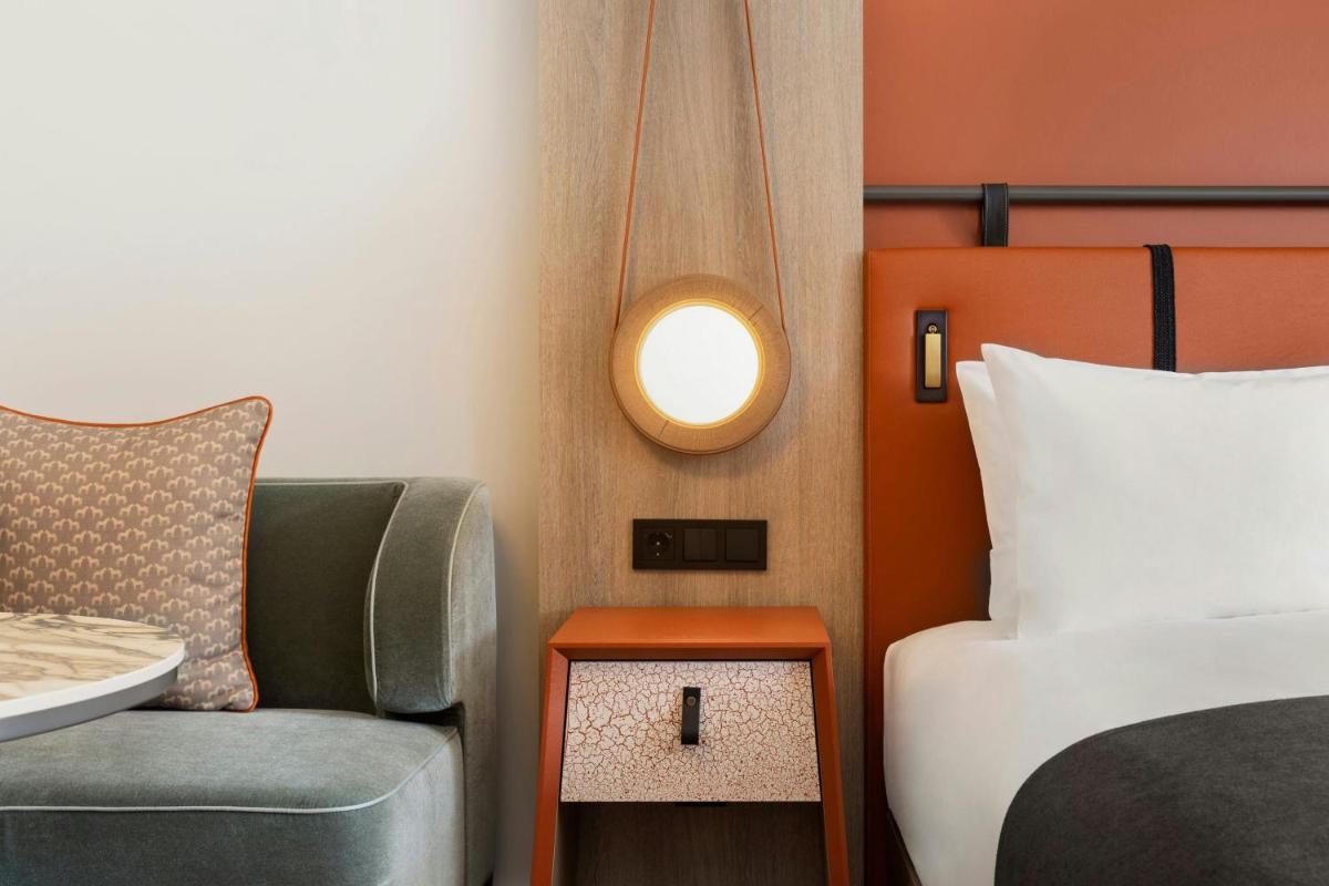 Imperial Riding School, Autograph Collection