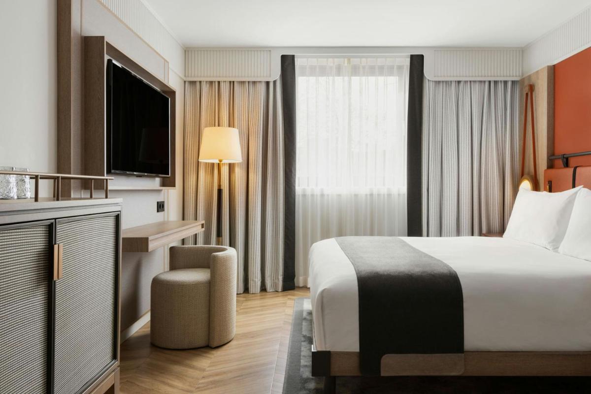 Imperial Riding School, Autograph Collection