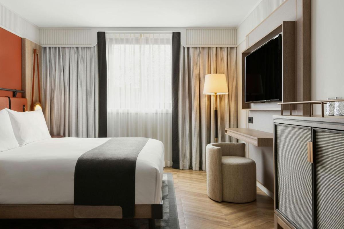 Imperial Riding School, Autograph Collection