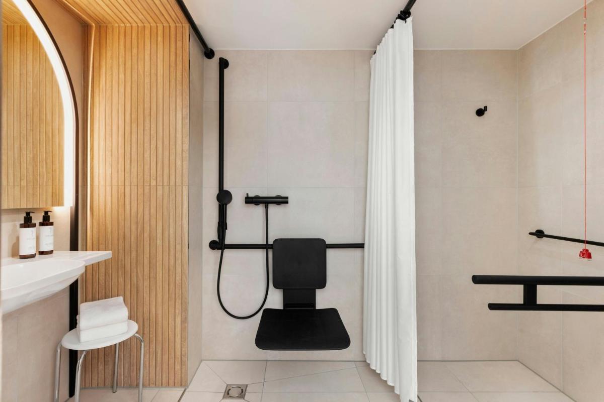 Imperial Riding School, Autograph Collection