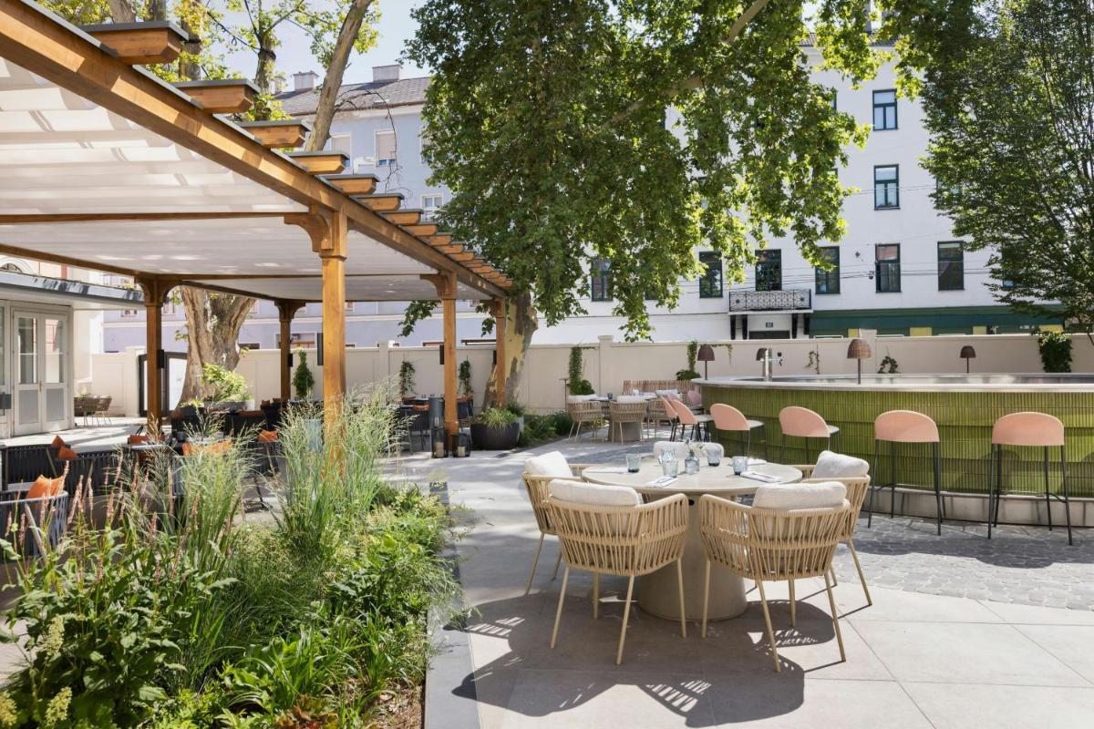 Imperial Riding School, Autograph Collection