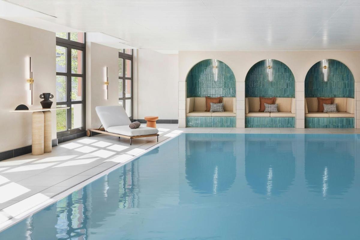 Imperial Riding School, Autograph Collection