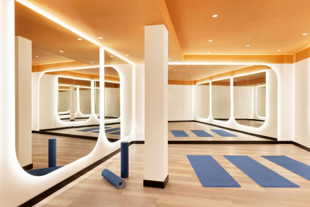 Imperial Riding School, Autograph Collection