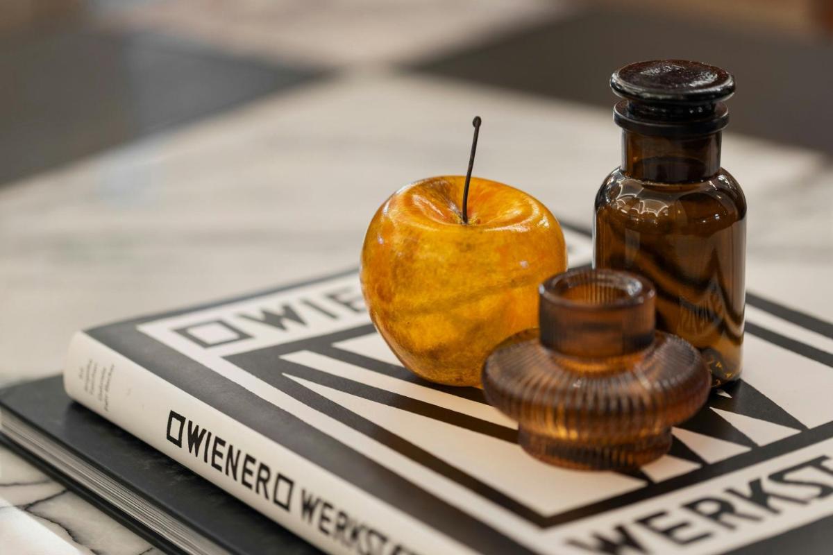 Imperial Riding School, Autograph Collection