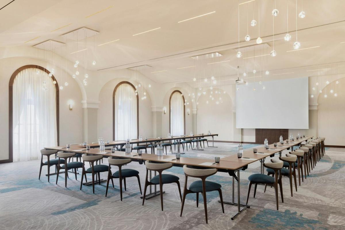 Imperial Riding School, Autograph Collection