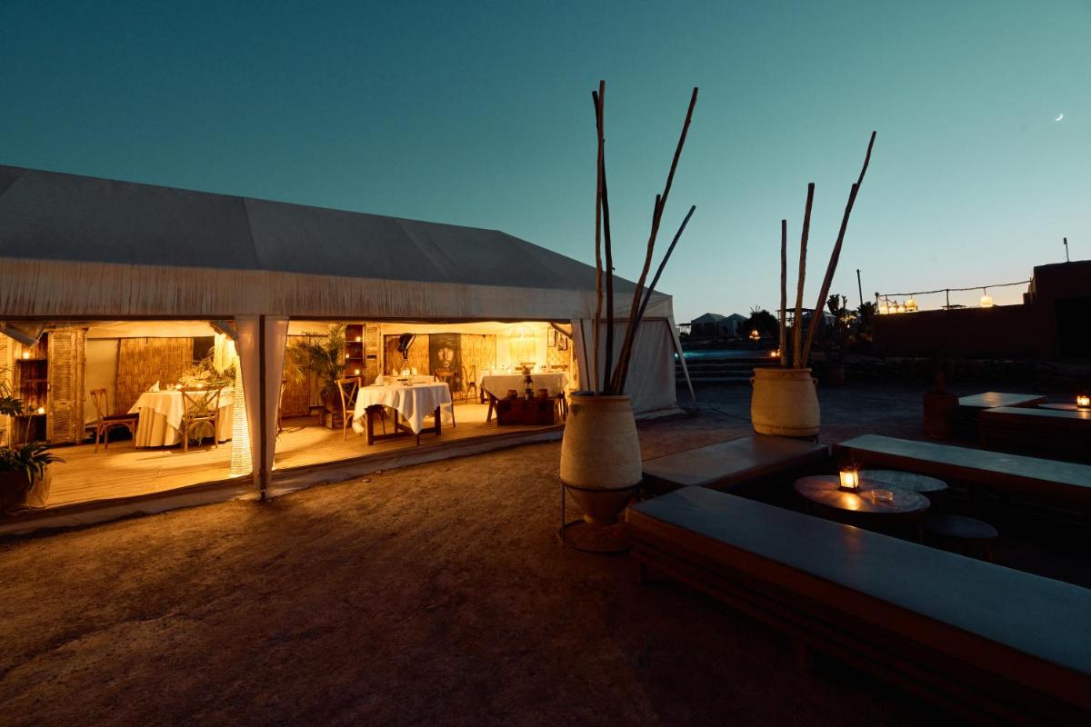 Inara Camp - Restaurant - Desert activities - Heated pools