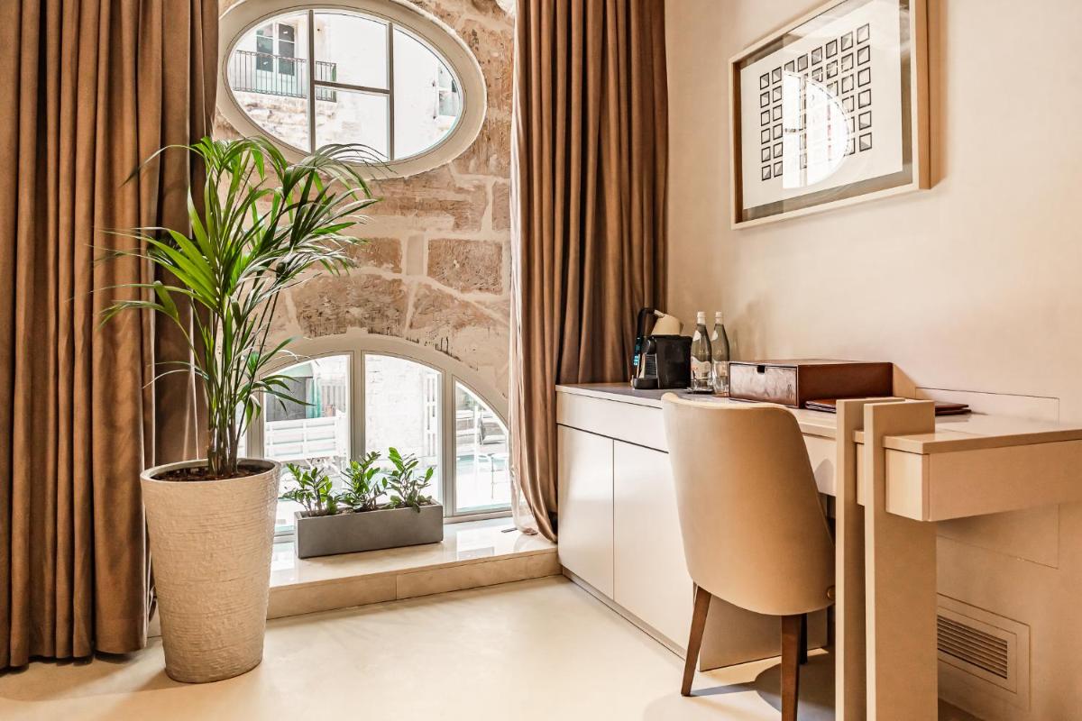 Iniala Harbour House