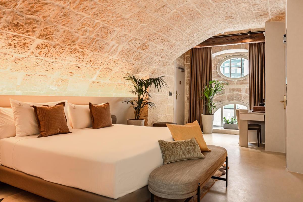 Iniala Harbour House