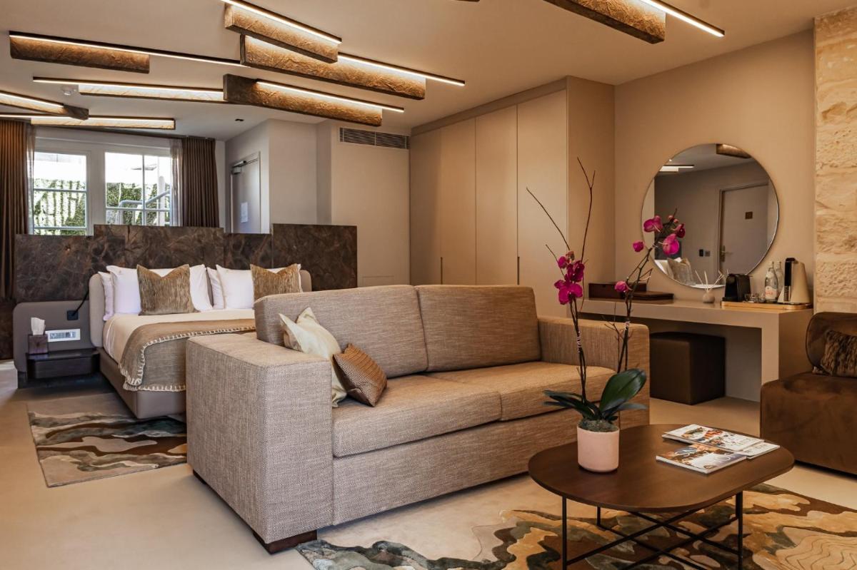 Iniala Harbour House