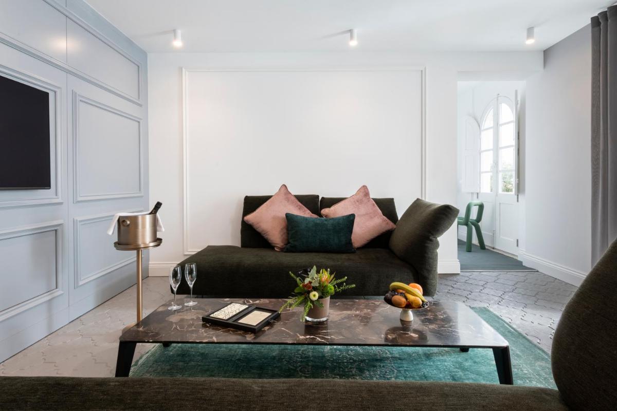 Iniala Harbour House