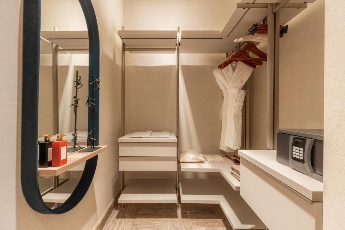 Iniala Harbour House