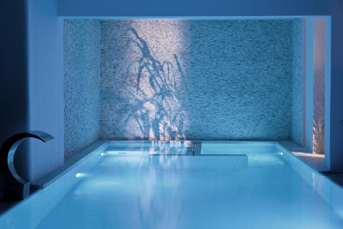 Ios Palace Hotel & Spa