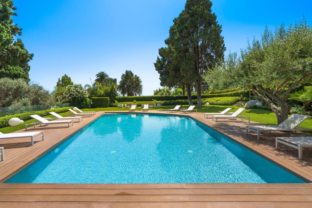 Isola Bella Infinity Suites