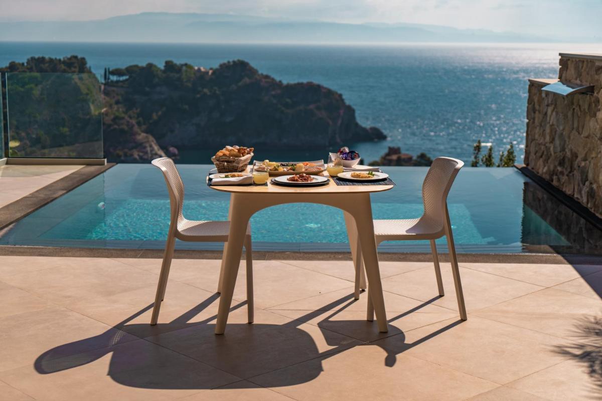 Isola Bella Infinity Suites