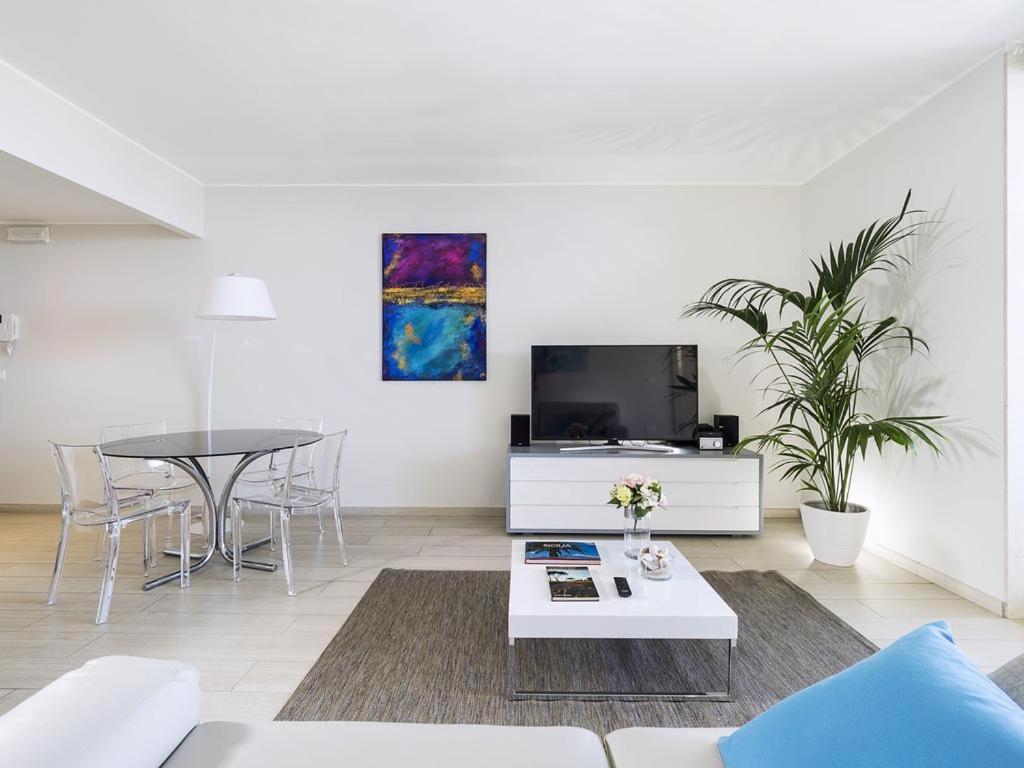 Isola Bella Infinity Suites