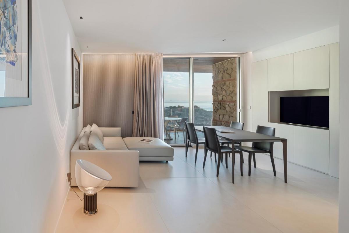 Isola Bella Infinity Suites