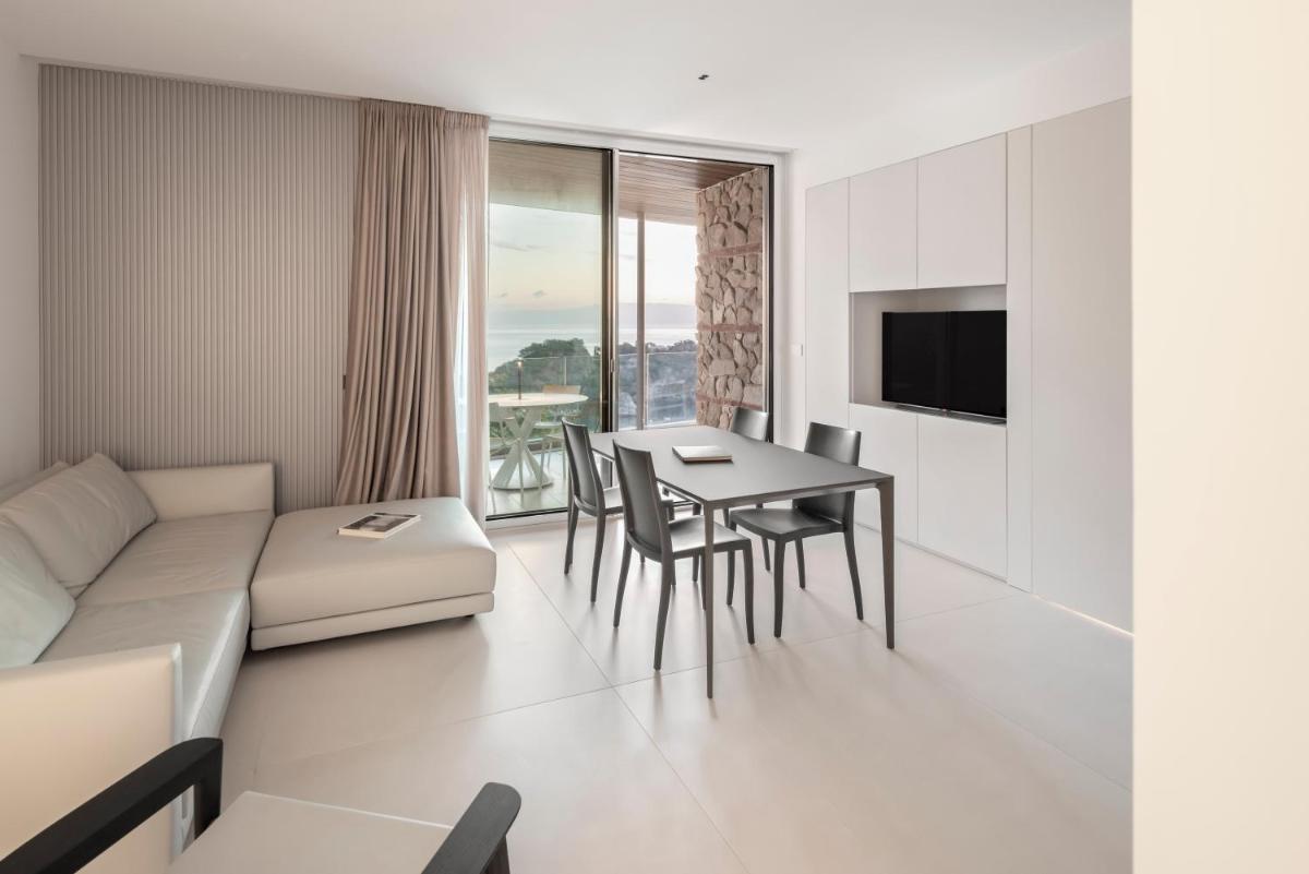 Isola Bella Infinity Suites