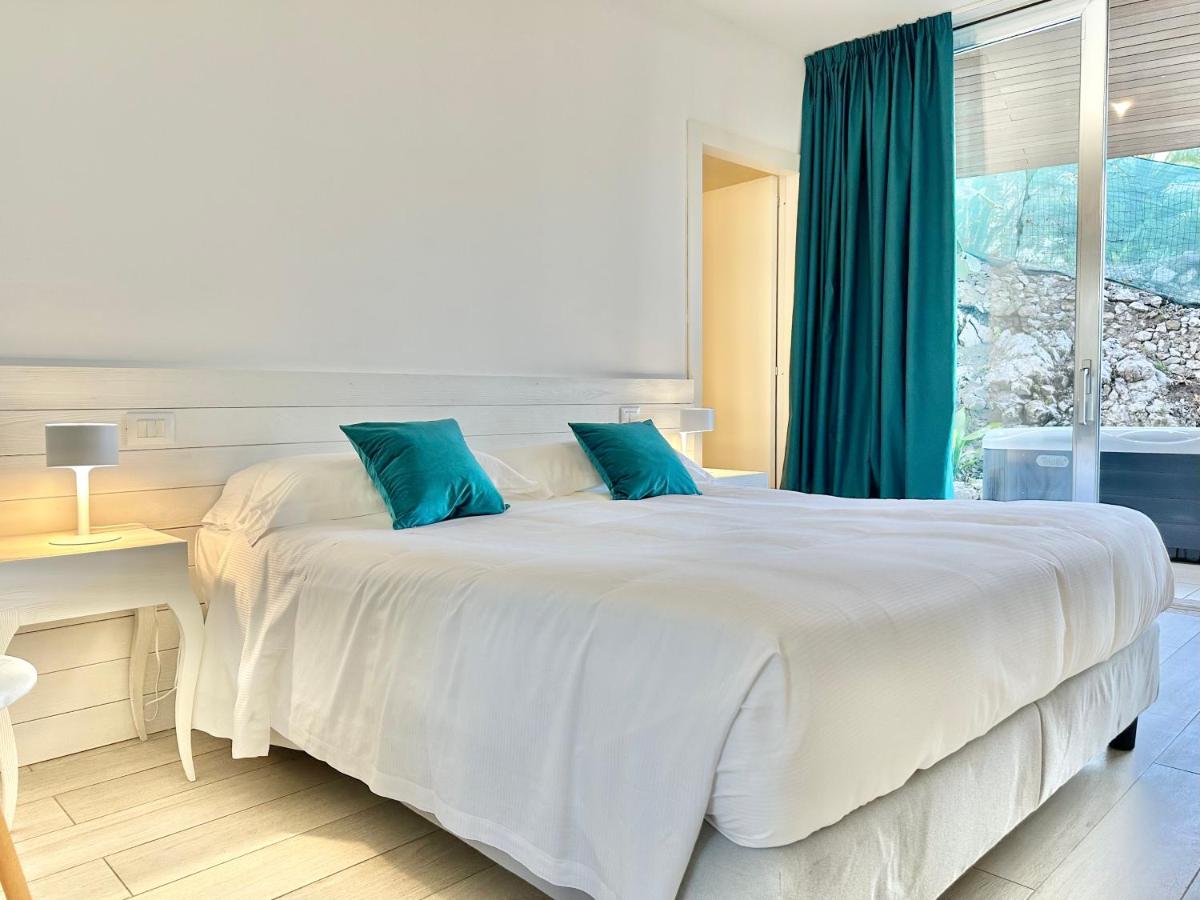 Isola Bella Infinity Suites